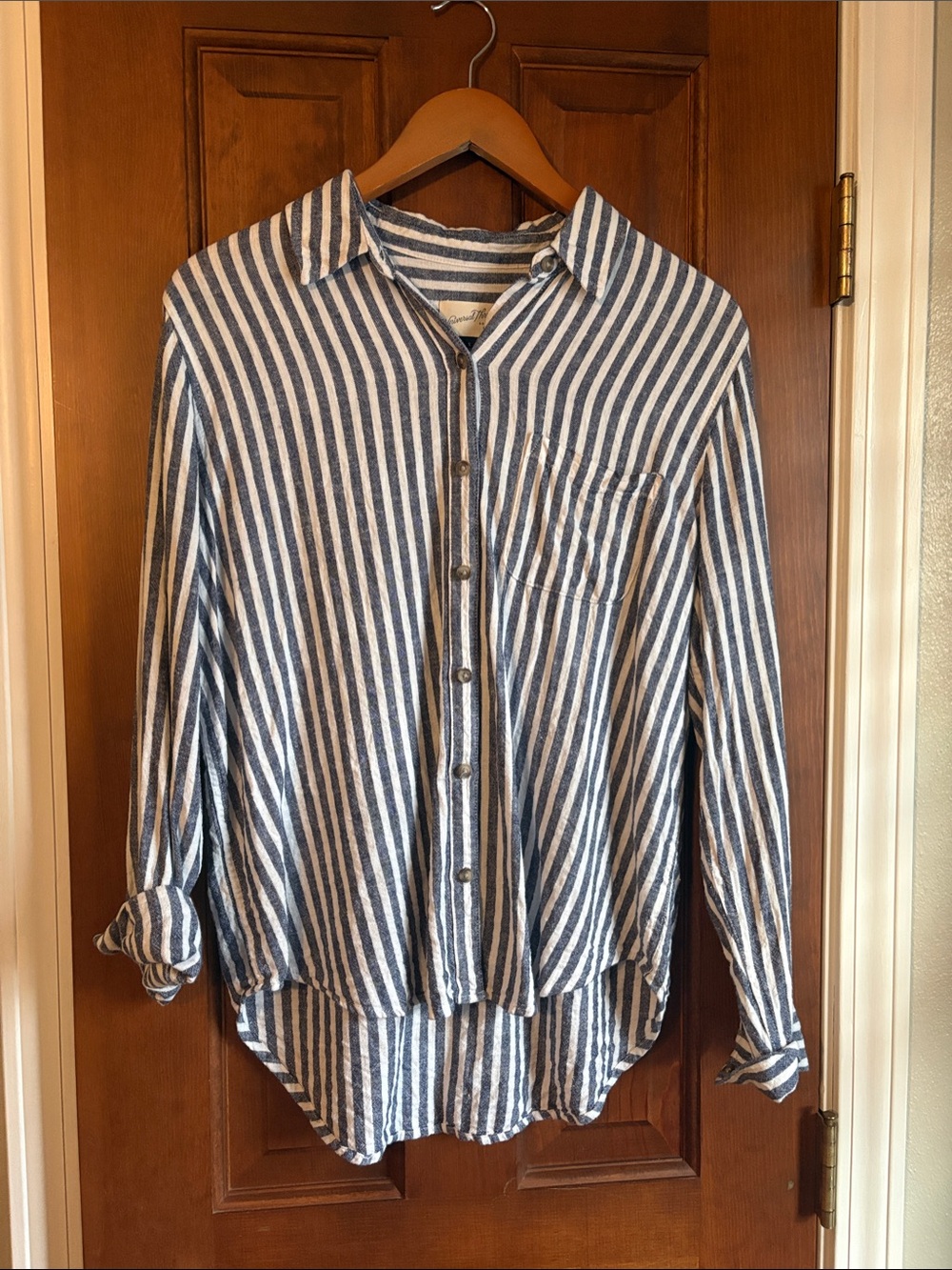 Universal Thread, Relaxed fit Linen/Rayon Shirt, Qty 2
